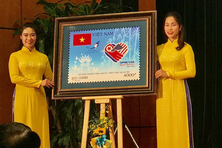 Bộ tem đặc biệt “Chào mừng Hội nghị Thượng đỉnh Hoa Kỳ - Triều Tiên tại Hà Nội”