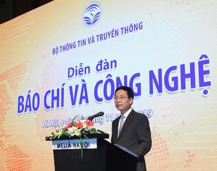 Bộ trưởng Nguyễn Mạnh Hùng phát biểu tại diễn đàn.