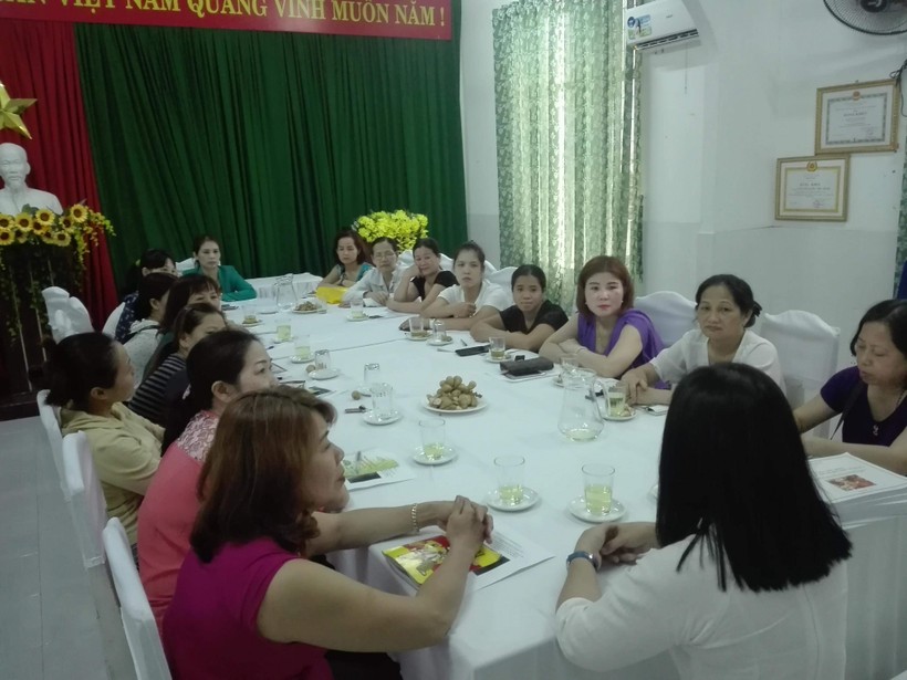 Một buổi hướng dẫn nghiệp vụ cho các nhóm trẻ độc lập tư thục của phường Thuận Phước (Hải Châu) do trường Mầm non Bình Minh đảm nhiệm