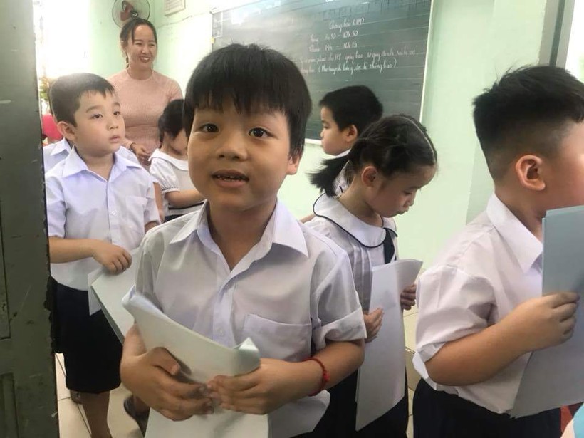 Niềm vui của HS lớp Một trường Tiểu học Trần Cao Vân (Q. Thanh Khê) trong ngày tựu trường.