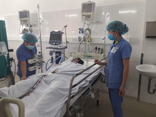 Người chồng được cấp cứu tại Bệnh viện Đà Nẵng