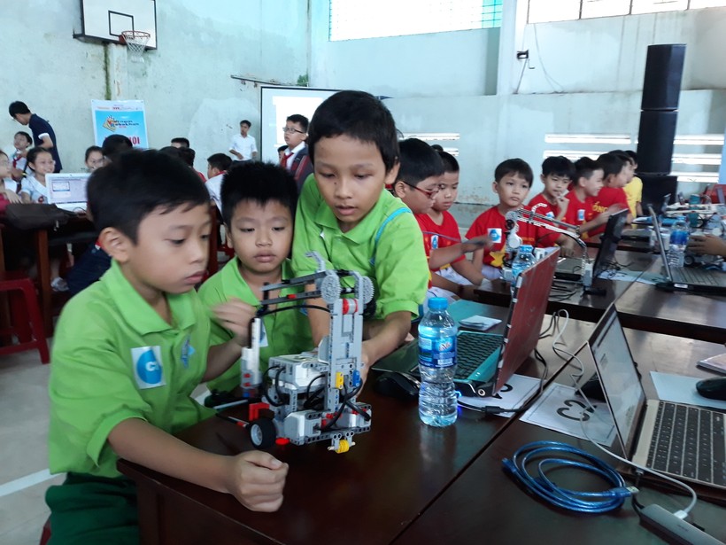 Cuộc thi Robothon là sân chơi cho các HS đam mê STEM và lĩnh vực Robot