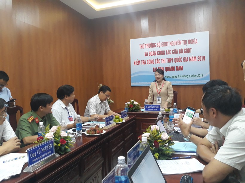 Thứ trưởng Nguyễn Thị Nghĩa đánh giá cao sự phối hợp giữa các Sở, ban ngành và địa phương tại Quảng Nam với ngành GD&ĐT để có một kỳ thi THTP quốc gia nhẹ nhàng