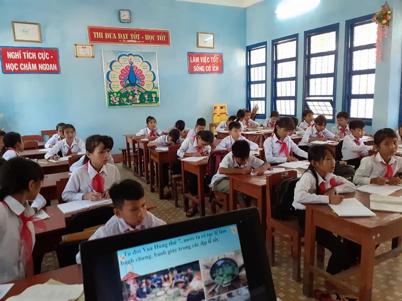 Học sinh THCS huyện Sơn Hà (Quảng Ngãi).