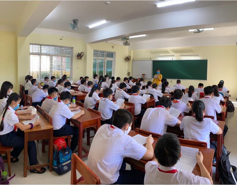 Một giờ học của HS Trường THCS Nguyễn Huệ 