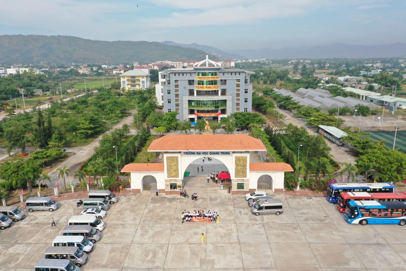 Trường ĐH Quang Trung 