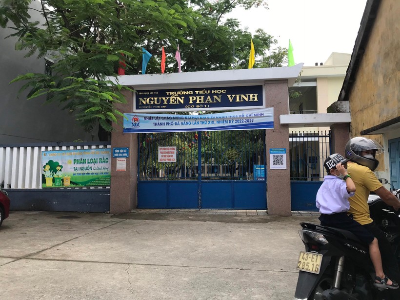 Trường Tiểu học Nguyễn Phan Vinh (Thọ Quang, Sơn Trà, TP Đà Nẵng) nơi xảy ra vụ việc học sinh lớp Một bị bạn đánh khi kèm học. 