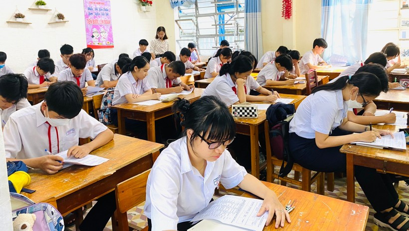 Nhiều trường THCS tại Đà Nẵng tổ chức ôn tập tại trường cho học sinh lớp 9. 