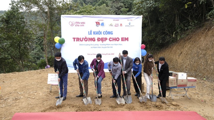 Công trình "Trường đẹp cho em" tại bản Đo Luông, trường Mầm non Nậm Hăn, huyện Sìn Hồ được tài trợ trị giá 180 triệu đồng với 1 phòng học, công trình phụ và sân chơi cho học sinh.