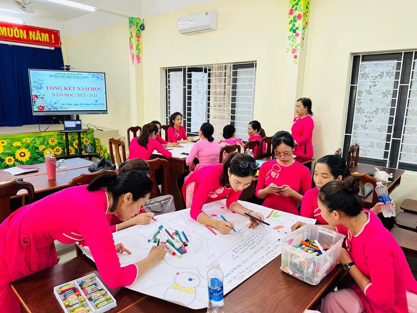 Trường Tiểu học Hùng Vương (quận Hải Châu, TP Đà Nẵng) đổi mới hình thức sinh hoạt hội đồng sư phạm. 