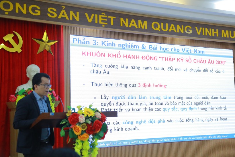 Một tham luận trình bày tại phiên toàn thể của Hội thảo "Bối cảnh quốc tế và trong nước tác động đến phát triển kinh tế số; cơ hội và thách thức đối với Việt Nam". 