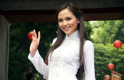 Hoa hậu Diễm Hương trước nguy cơ bị tước danh hiệu