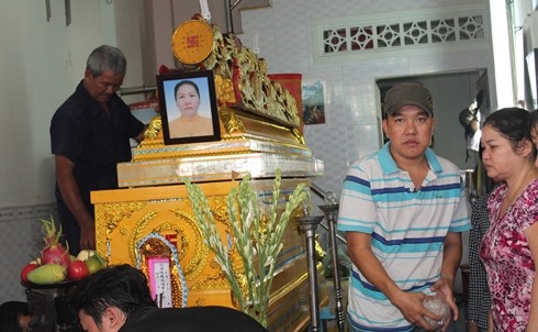 Gia đình tổ chức tang lễ cho bà Hòa 
