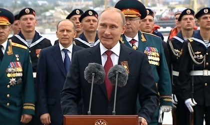 Tổng thống Nga Vladimir Putin phát biểu tại Sevastopol