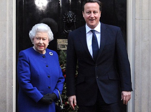 Ông Cameron cho biết "rất xấu hổ" và "cực kỳ xin lỗi" khi tiết lộ quan điểm của Nữ hoàng trong cuộc nói chuyện với tỷ phú Mỹ Michael Bloomberg. Ảnh: AFP.