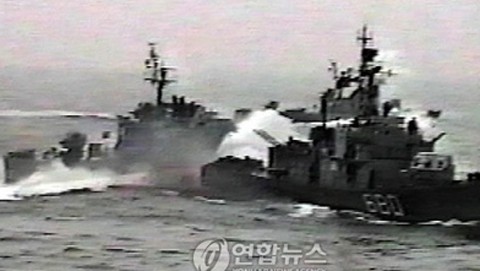 Đụng độ giữa tàu của Triều Tiên và Hàn Quốc. Ảnh: Yonhap