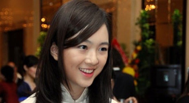 Nhan sắc xinh đẹp của con gái Hoa hậu trẻ lâu nhất Việt Nam