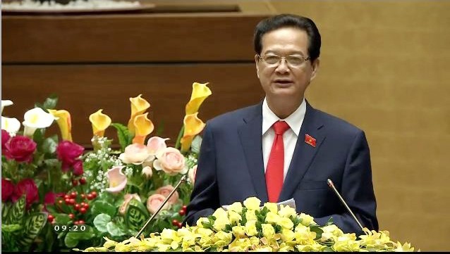Thủ tướng Nguyễn Tấn Dũng trình bày “Báo cáo tình hình kinh tế-xã hội năm 2015 và 5 năm 2011-2015; phương hướng, nhiệm vụ 5 năm 2016-2020 và năm 2016”