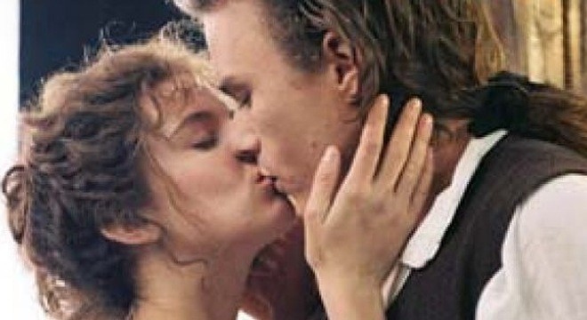 Một cảnh trong phim giữa Casanova và nàng Henriette.
