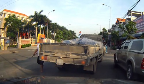 Những pha chặn đường bạo lực, gây hấn giữa tài xế Việt