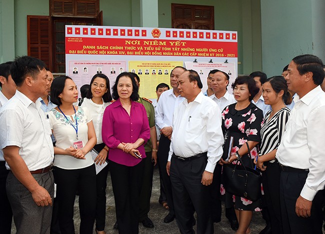 Thủ tướng lắng nghe ý kiến, nguyện vọng của cử tri huyện Vĩnh Bảo, TP. Hải Phòng.