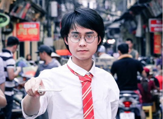 Harry Potter Việt lang thang dạo phố Hà thành