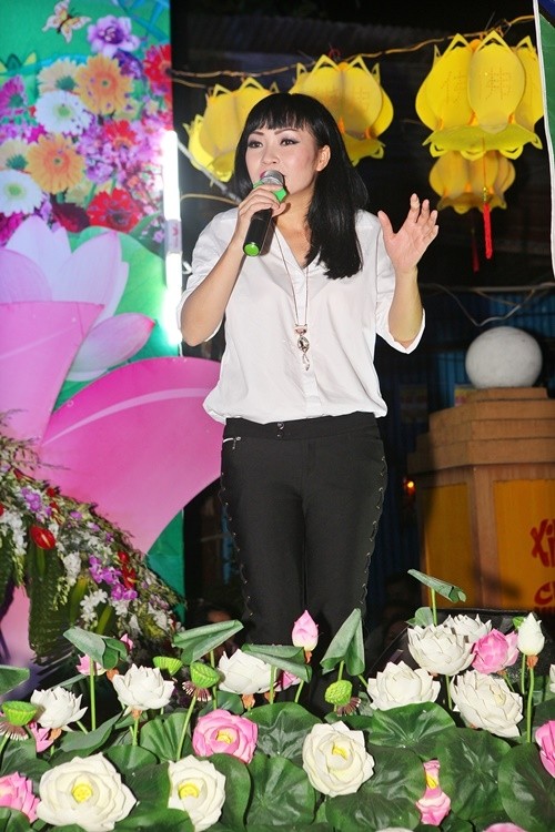 Phương Thanh, Lâm Chi Khanh hát mừng Đại lễ Phật đản Phật lịch 2560