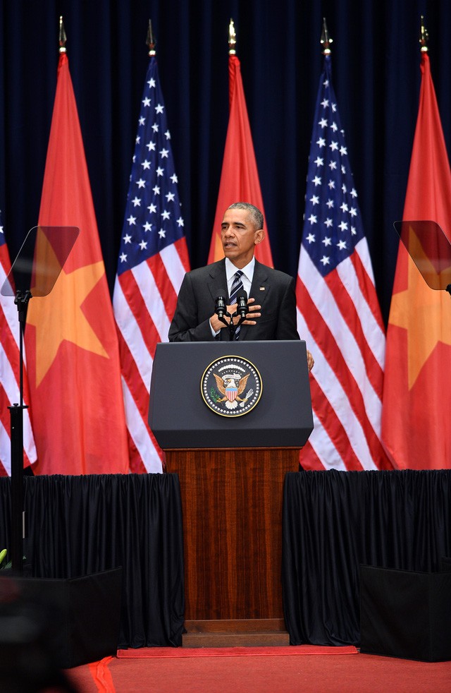 Tổng thống Obama mở đầu bài phát biểu bằng bài thơ "Nam quốc sơn hà"