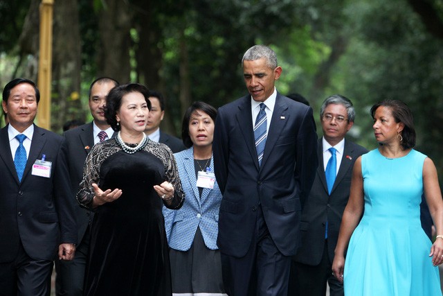 Nữ cố vấn luôn đi cùng Tổng thống Obama trong chuyến thăm Việt Nam