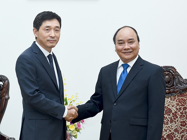 Thủ tướng Chính phủ Nguyễn Xuân Phúc tiếp Đại sứ Hàn Quốc tại Việt Nam, ông Lee Hyuk