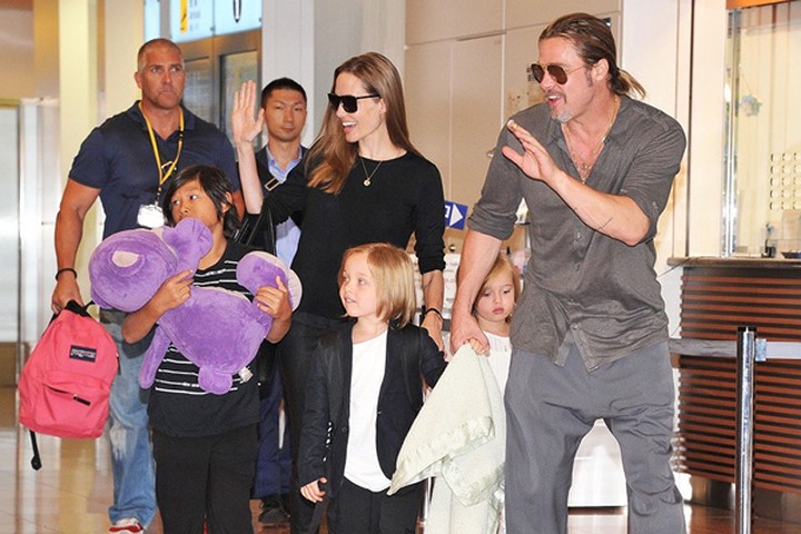 Sau ly hôn, ông bố bà mẹ nổi tiếng Brad Pitt và Angelina nên dành điều gì cho 6 đứa con?