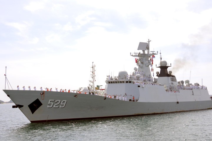 Hai chiến hạm Hải quân Trung Quốc vào Cảng quốc tế Cam Ranh
