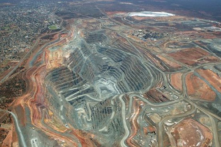 Trung Quốc vung tiền mua mỏ vàng lớn nhất nước Úc