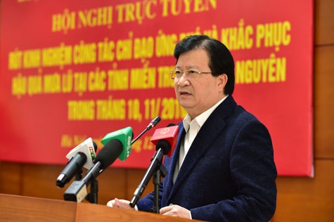 Phó Thủ tướng Trịnh Đình Dũng phát biểu tại Hội nghị. Ảnh: VGP/Nhật Bắc