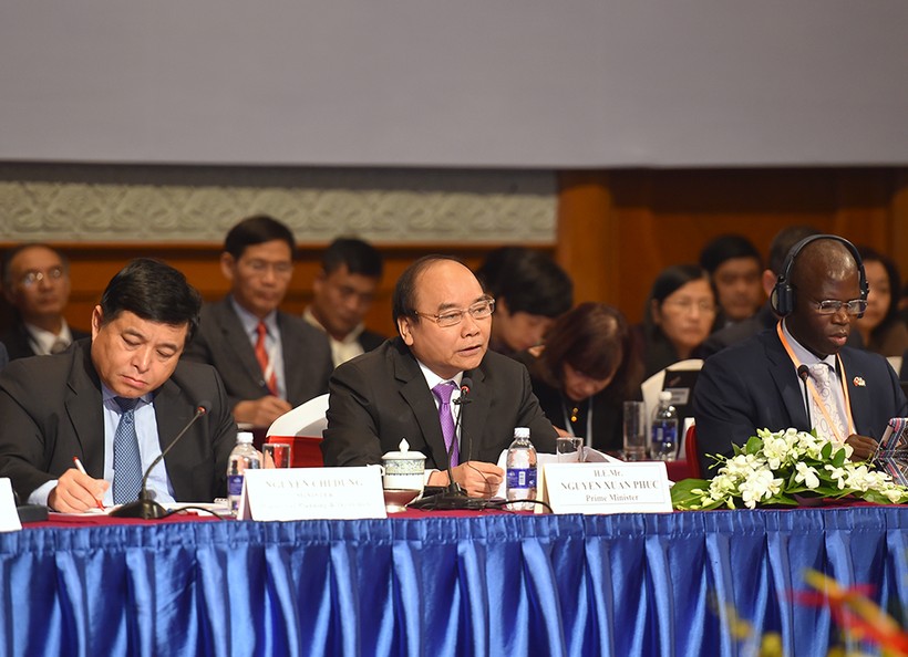Thủ tướng Nguyễn Xuân Phúc mong muốn các doanh nghiệp FDI hãy đến với Việt Nam bằng khối óc và trái tim 