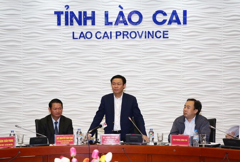 Phó Thủ tướng Vương Đình Huệ làm việc với lãnh đạo chủ chốt của tỉnh Lào Cai. Ảnh: VGP/Thành Chung