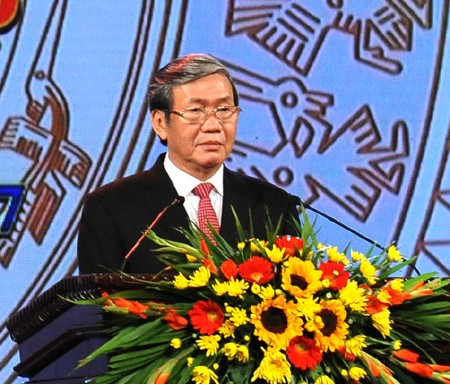 Thường trực Ban Bí thư Đinh Thế Huynh phát biểu tại lễ trao giải. Ảnh: VGP/Nguyễn Hoàng