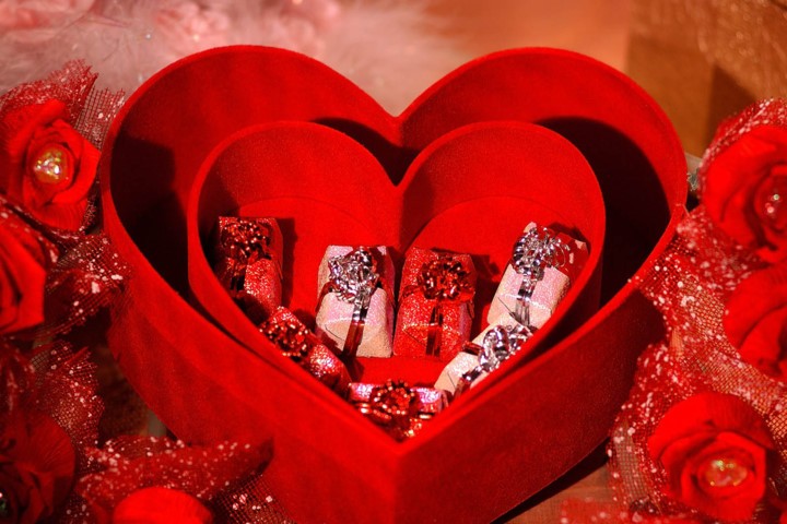 Valentine đỏ là ngày bao nhiêu? Nguồn gốc và ý nghĩa ngày valentine đỏ