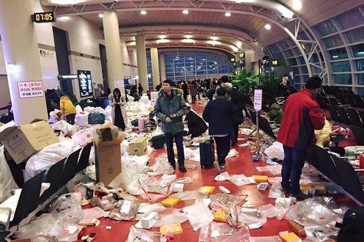 Du khách Trung Quốc biến sân bay Jeju thành bãi rác khổng lồ