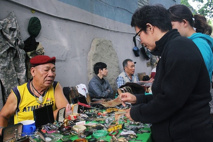 Kinh doanh đồ cổ: Nghề hái ra tiền ở Sài Gòn