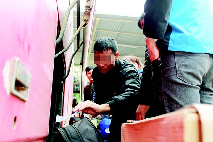 Sau vụ nổ xe khách ở Bắc Ninh, nhiều nhà xe vẫn nhận hàng không cần kiểm tra