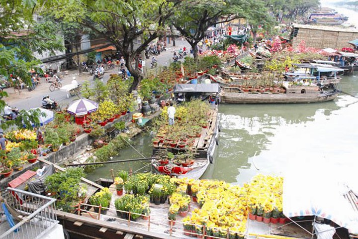 Sông hoa và du lịch đường sông Sài Gòn