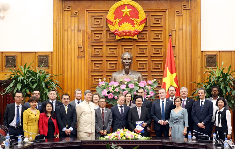 Phó Thủ tướng Phạm Bình Minh tiếp Hiệp hội doanh nghiệp châu Âu (EuroCham) do ông Michael Bahren, Chủ tịch EuroCham làm trưởng đoàn. Ảnh: VGP/Hải Minh