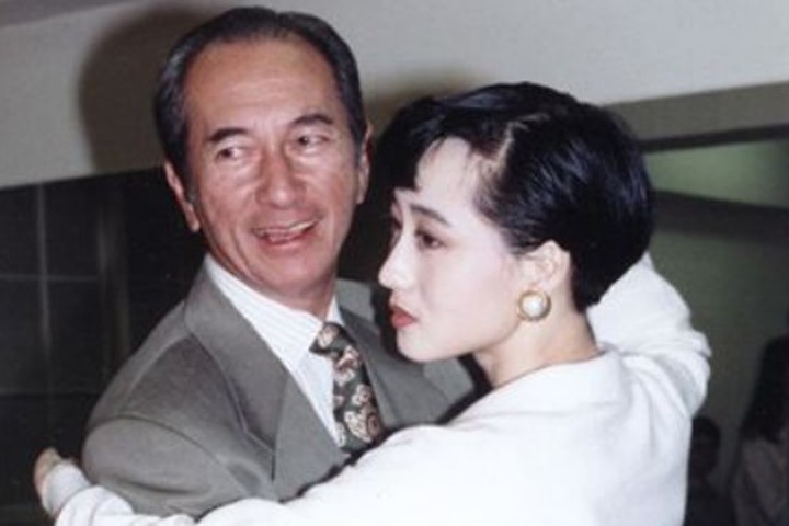 Vợ Lý Liên Kiệt bị cấm về Hong Kong vì từng là bồ nhí vua sòng bạc?
