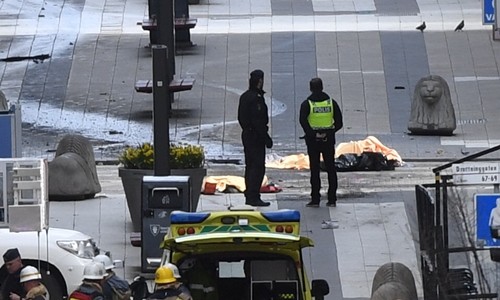 Một phần hiện trường vụ tấn công bằng xe tải tại thủ đô Stockholm, Thụy Điển