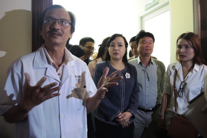 Bộ trưởng Nguyễn Thị Kim Tiến kiểm tra bất ngờ phòng khám có yếu tố nước ngoài