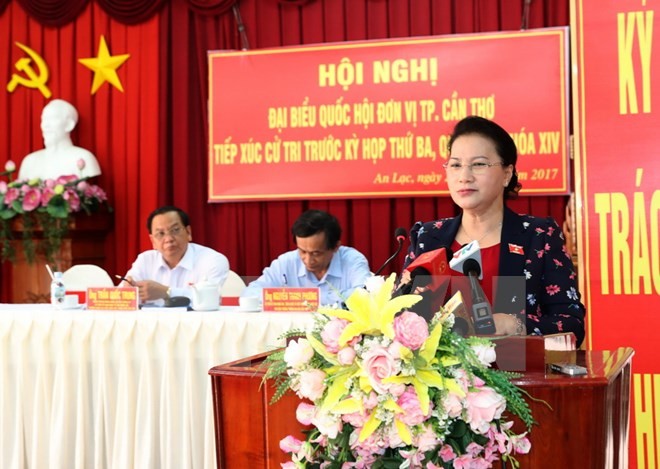 Chủ tịch Quốc hội Nguyễn Thị Kim Ngân phát biểu tại buổi tiếp xúc cử tri. Ảnh: TTXVN