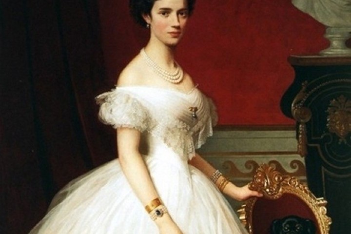 Mẫu váy này dù rất được ưa chuộng vào thế kỷ 18, 19 nhưng thực chất lại là mối hiểm họa khôn lường.