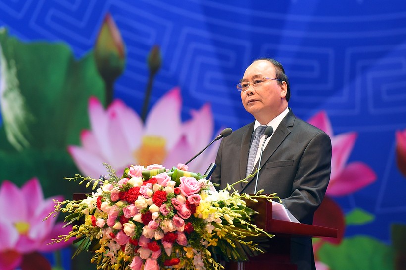 Thủ tướng Chính phủ Nguyễn Xuân Phúc phát biểu khai mạc Hội nghị của Thủ tướng Chính phủ với Doanh nghiệp lần thứ hai, năm 2017 - Ảnh: VGP/Quang Hiếu