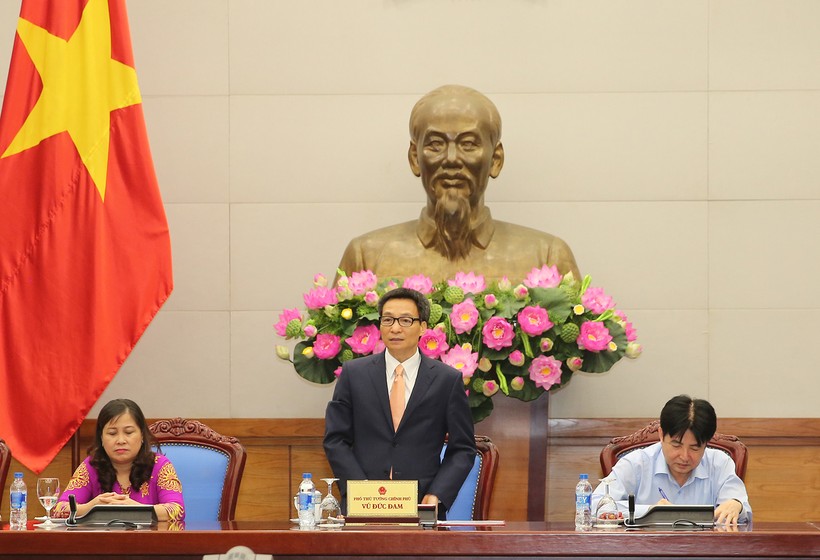 Phó Thủ tướng phát biểu tại buổi tiếp đoàn đại biểu người có công tỉnh Lạng Sơn và huyện Phú Ninh, tỉnh Quảng Nam. Ảnh: VGP/Tuấn Minh